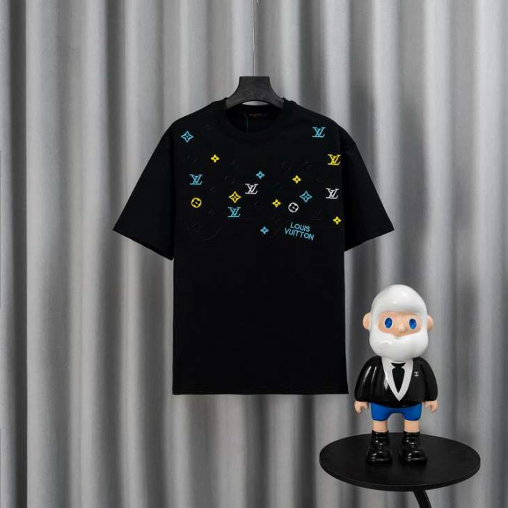 Picture of Louis Vuitton T Shirts Short _SKULVS-2XLaztxQ3077820